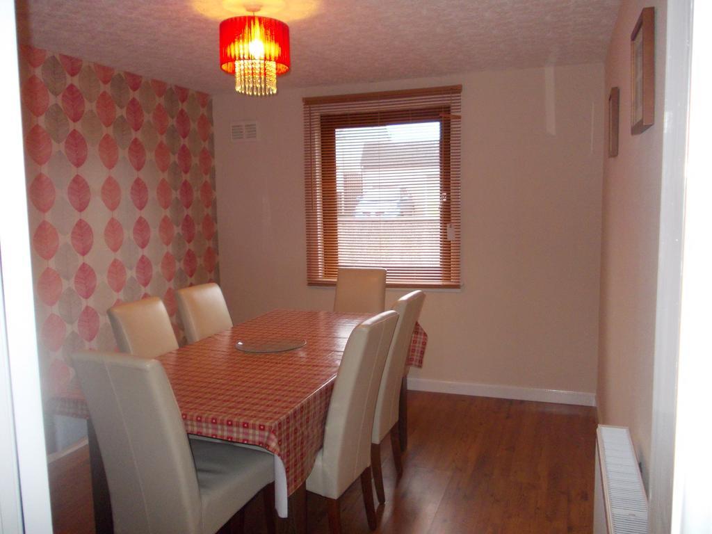 Stornoway Self-Catering Barony Square Villa Bagian luar foto